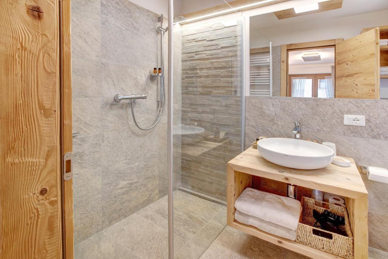 Casa Al Rin Ski Bike And Wellness อิโซแลคเชีย ภายนอก รูปภาพ